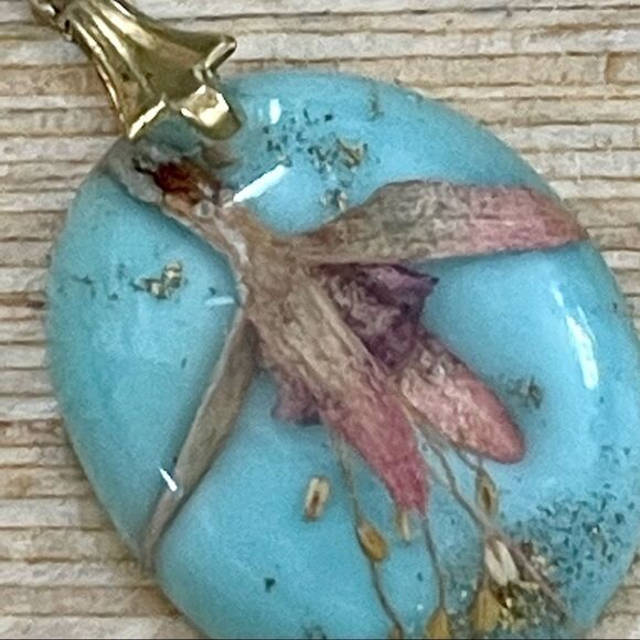 Blue dried flower drop earrings - Picture 5 of 8